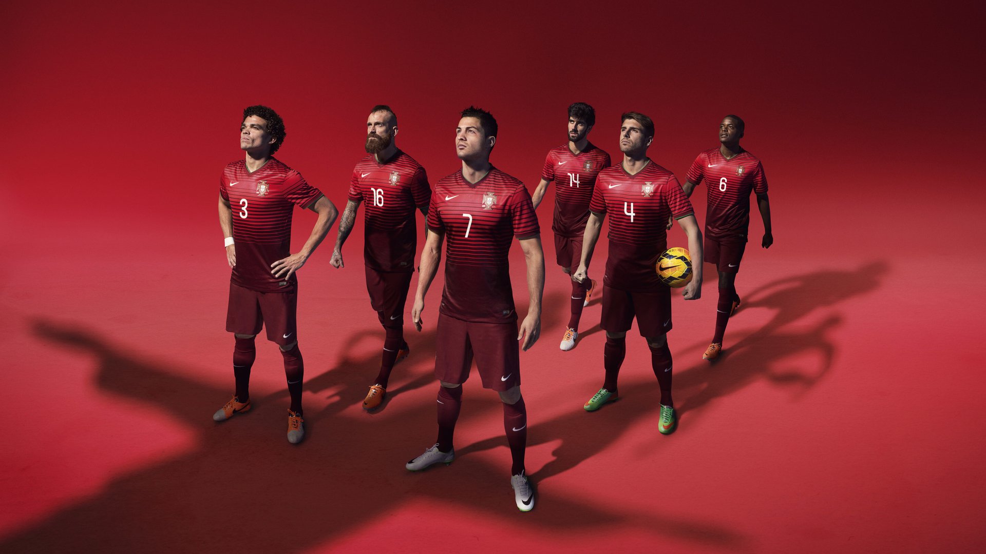 开云app下载-健康足球发展专项政策出台，体育产业持续推动行业升级，足球产业占体育产业比重