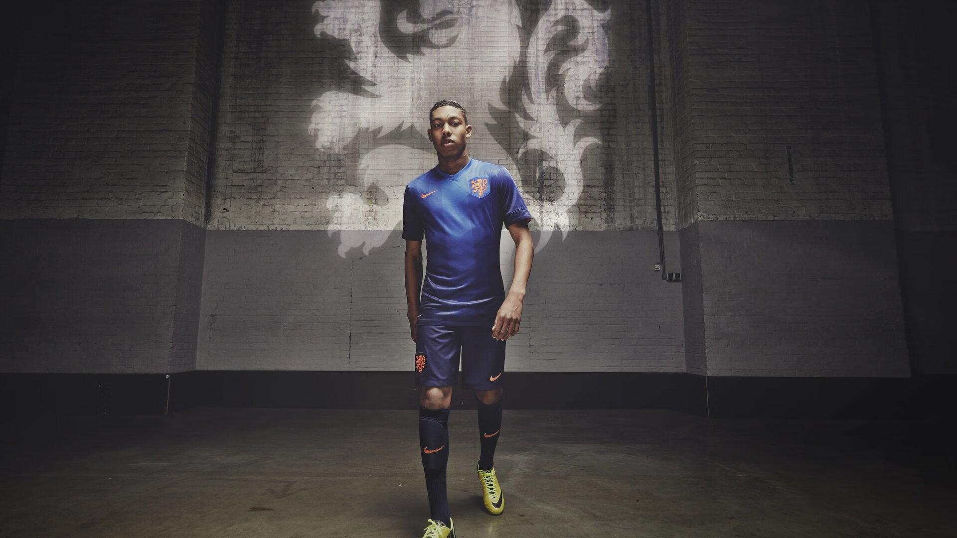 哥伦比亚女足在巴黎奥运会比赛中以1-0战胜法国，哥伦比亚足球美女